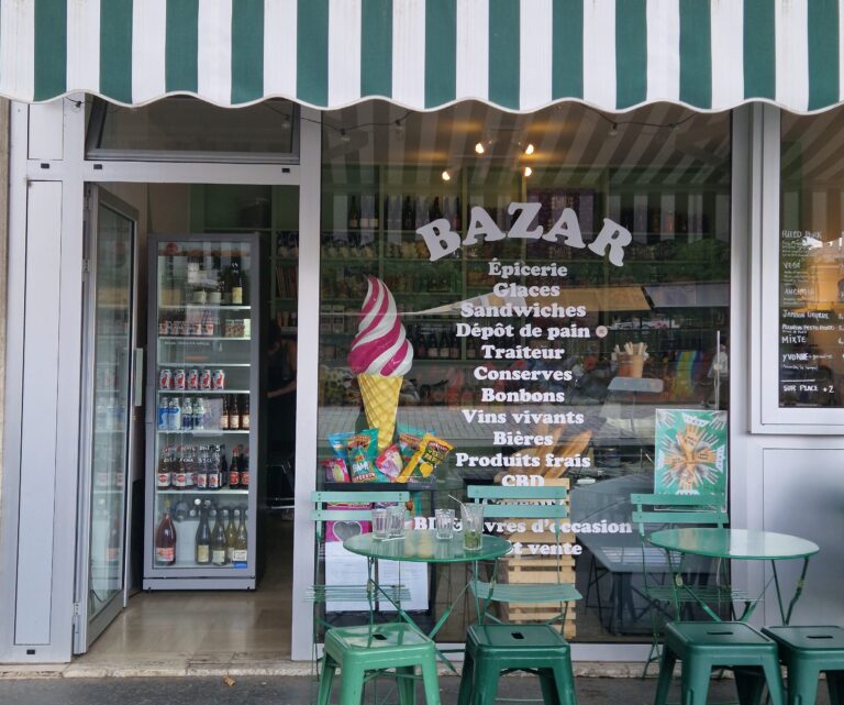 Bazar : une épicerie délicieusement rétro au bord du canal de l&rsquo;Ourcq